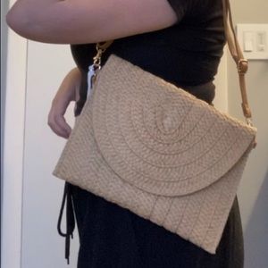 Chic straw shoulder bag